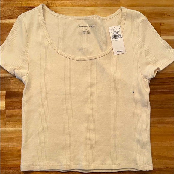 American Eagle Outfitters Tops - American Eagle White Cropped Tee Size S